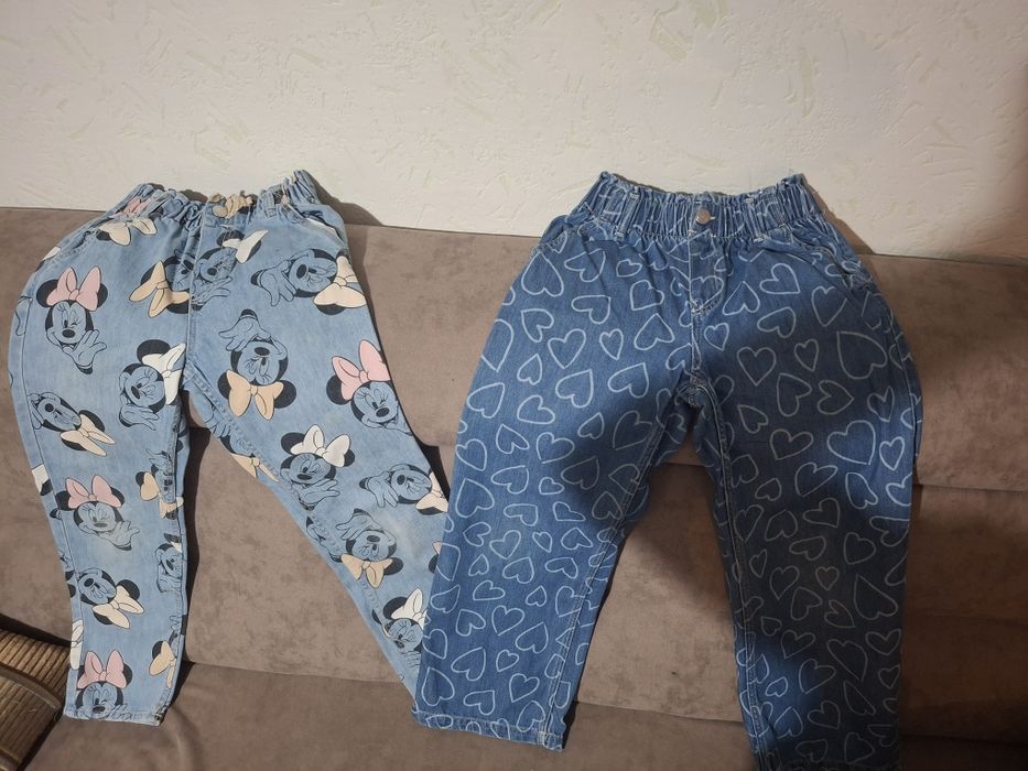 Два броя детски дънки