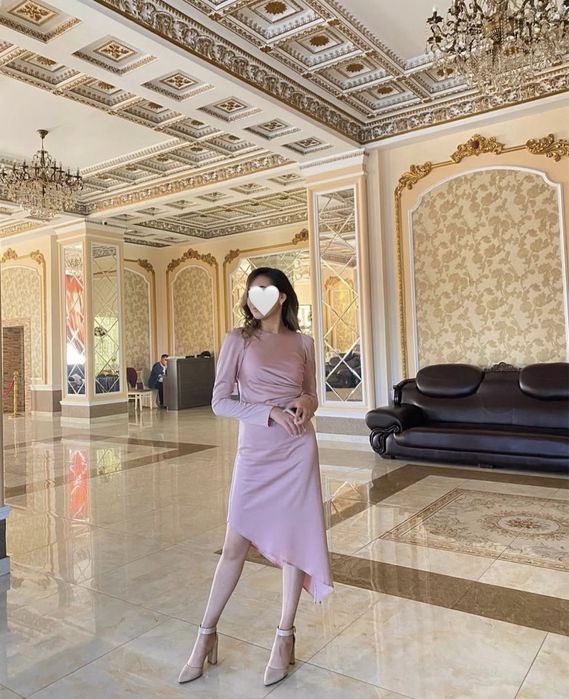 Продам элегантное платье цвета пудры