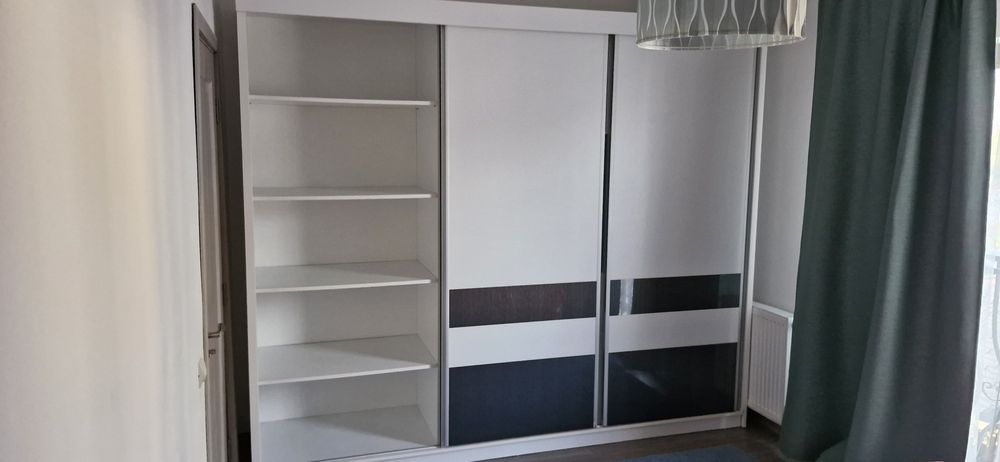 Vând dresing dormitor 270x230x60