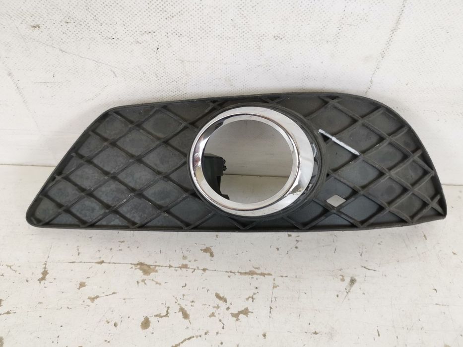 Grila Proiector Stanga Mercedes-Benz  C-Class W204/S204 2007 2008 2009