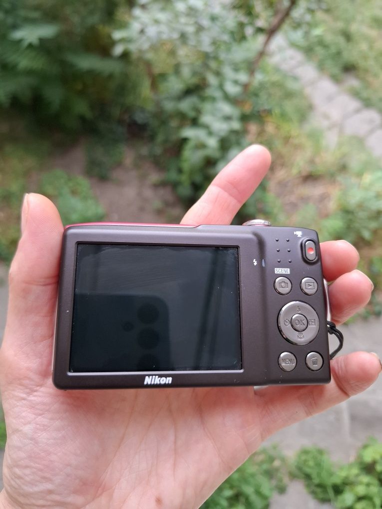Компактен дигитален фотоапарат  NIKON COOLPIX S3300