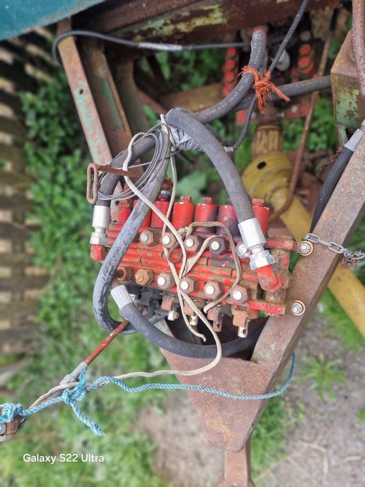 Vând remorca agricolă