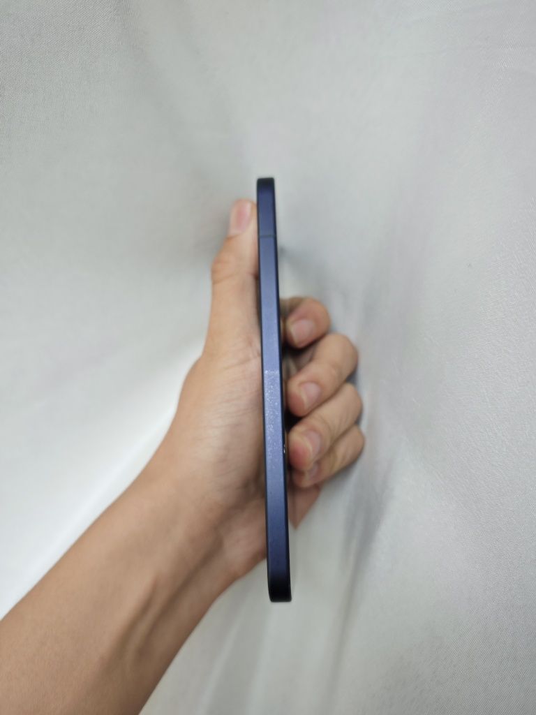 Oppo Reno 13 5g 12/512 Gb sotiladi