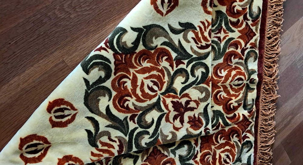 Покривка от плюш квадратна