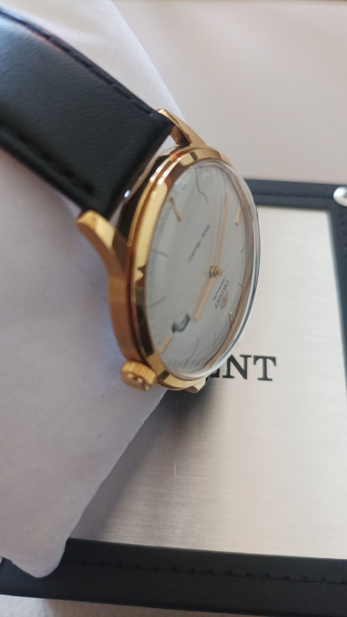 Продавам японски автоматичен часовник Orient