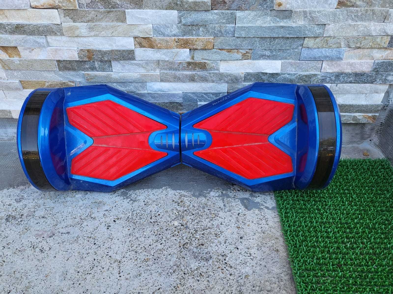 Hoverboard cu muzica și leduri