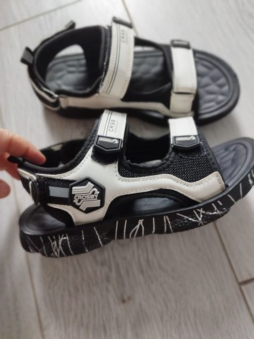 фирменные сандалики б/у 33р.