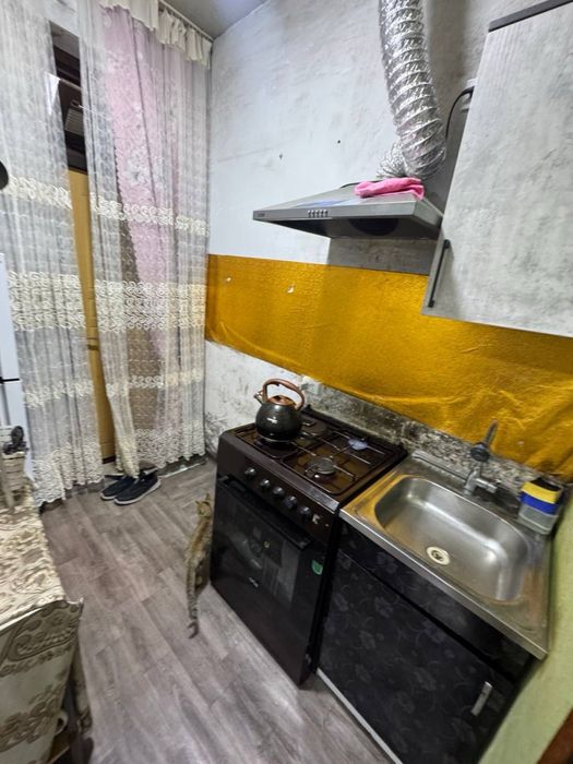 1 хонали уй сотилади 32кв.м Гагарина Дошкольный томонида