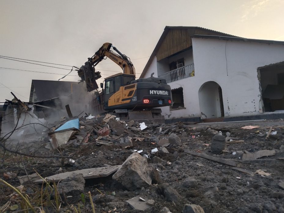 Снос дома вывоз мусьра заберём