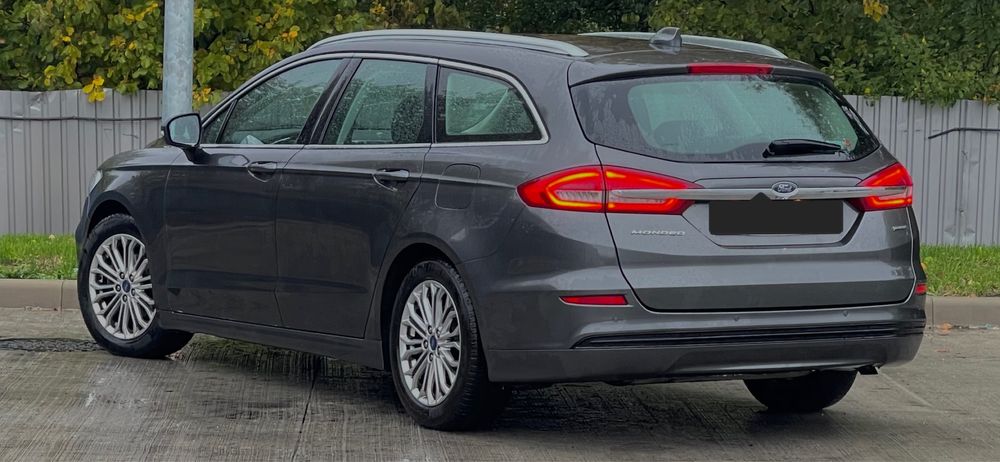 Ford mondeo hybrid titanium 2021