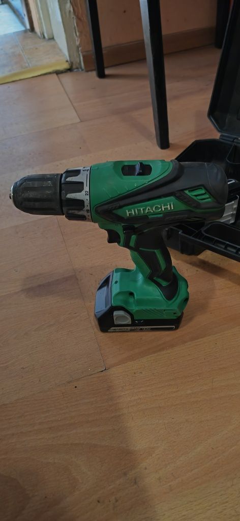 Продавам Винтоверт Hitachi DV 18DGL в отлично състояние