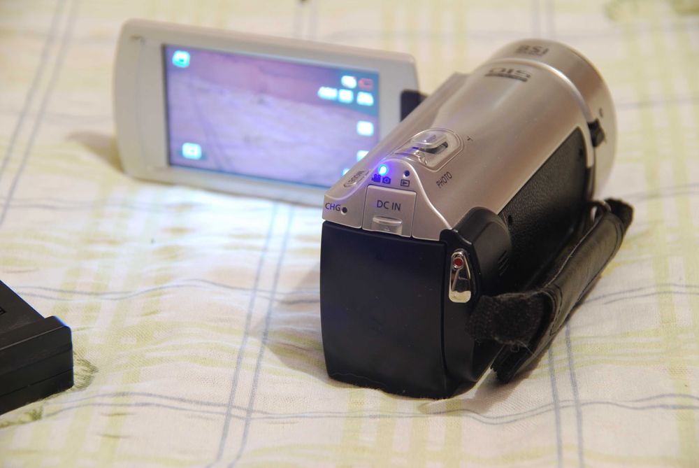 камера Samsung HMX-H300BP