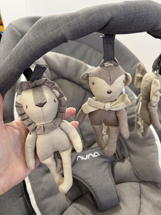 Balansoar Nuna Leaf cu bara de activitati