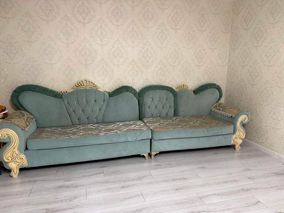 Продается б/у диван длина 4 метр