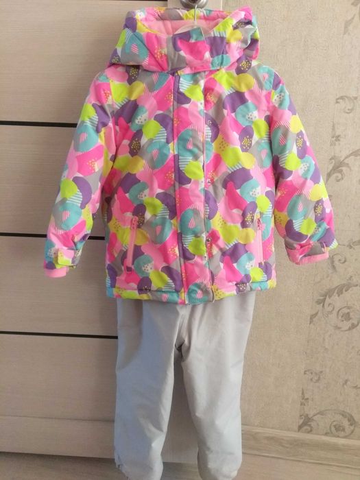 Продам зимний костюм для девочки