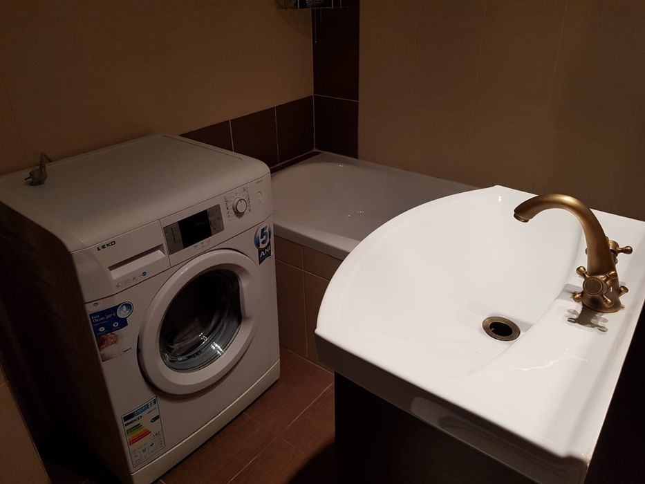 Inchiriez apartament 2 camere mobilat, utilat