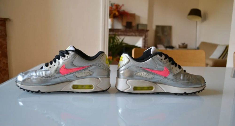 Adidasi Nike air max nr  39