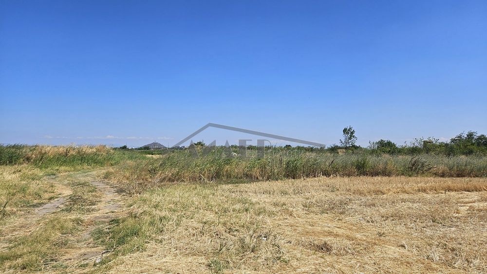 Атрактивен парцел с площ от 7902 кв.м. в кв. Беломорски