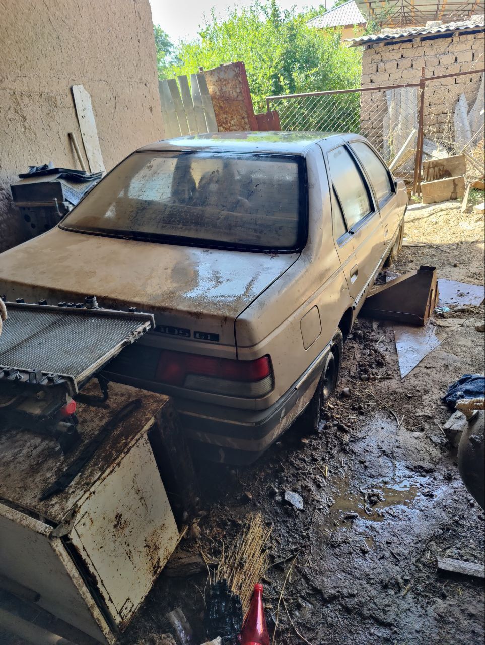 Pegout 405 arzon beriladi