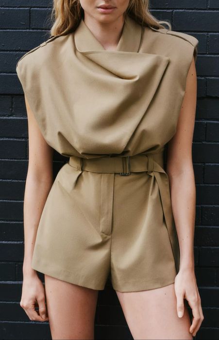 Дамски гащеризон с подплънки и колан