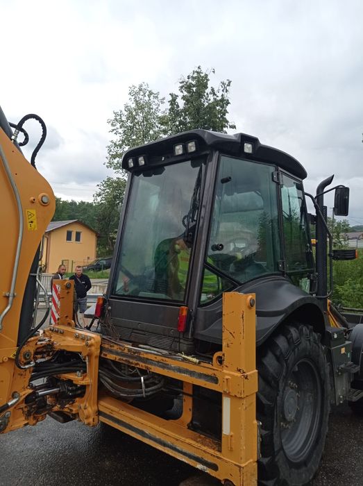 Buldoexcavator CASE 580ST
