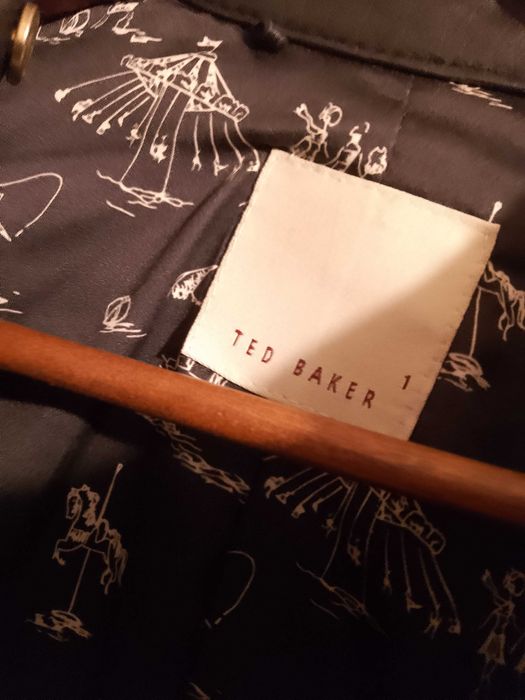 Ted Baker чисто ново оригинално дамско яке S/M