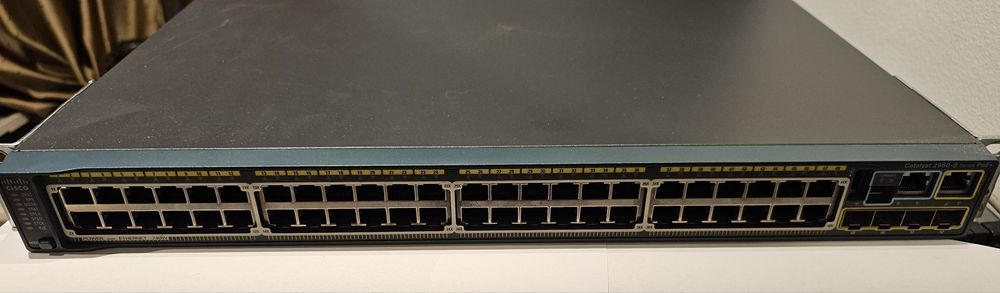 Cisco C2960S 48 portui 10/100/1000Gbps POE