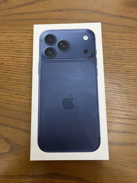 Продам Айфон 17 про макс 256 гб