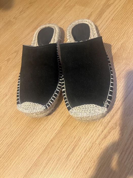 Saboti din piele intoarsa Oysho