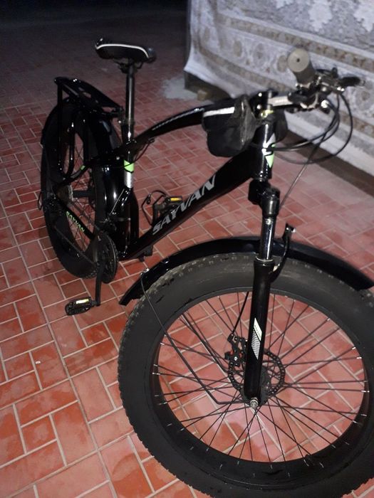 Велик сотилади зур холатда