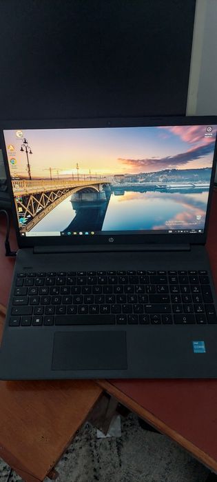 Laptop HP 15s-fq2026nq cu procesor Intel® Core™ i3-1115G4 pana la 4.10