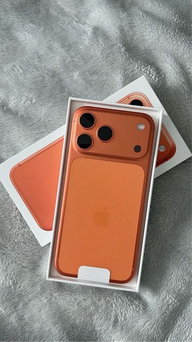 Iphone 17 pro max orange