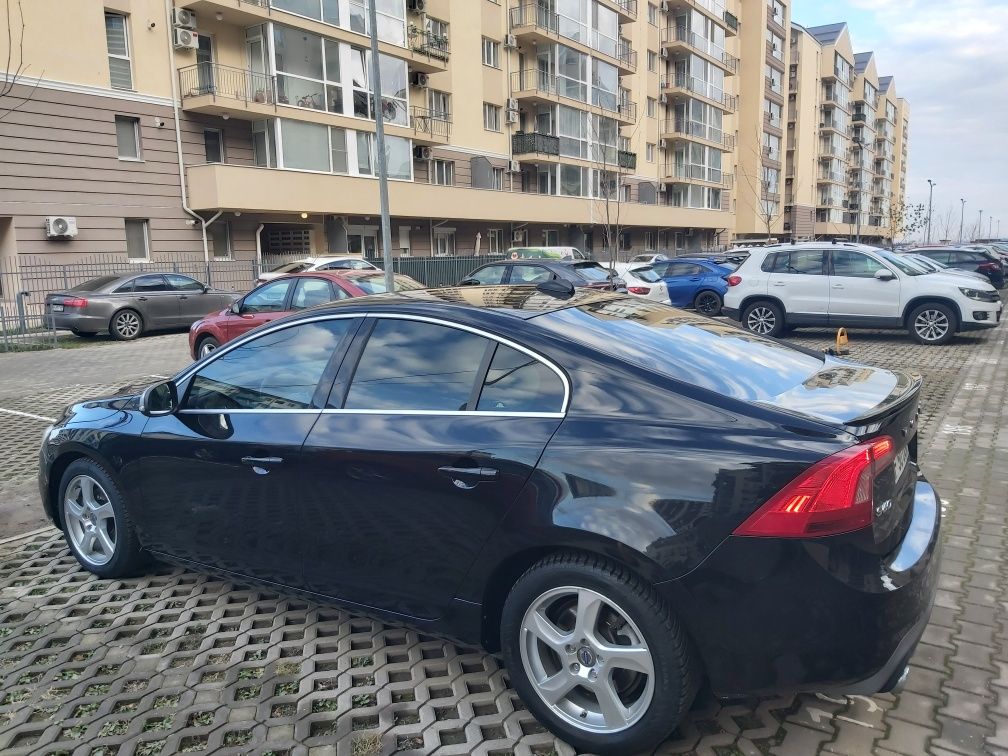 Volvo S60 D4 R Desing 181cp euro 6