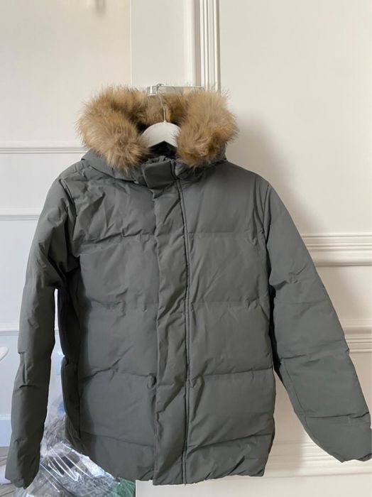 Продам детские зимние куртки
