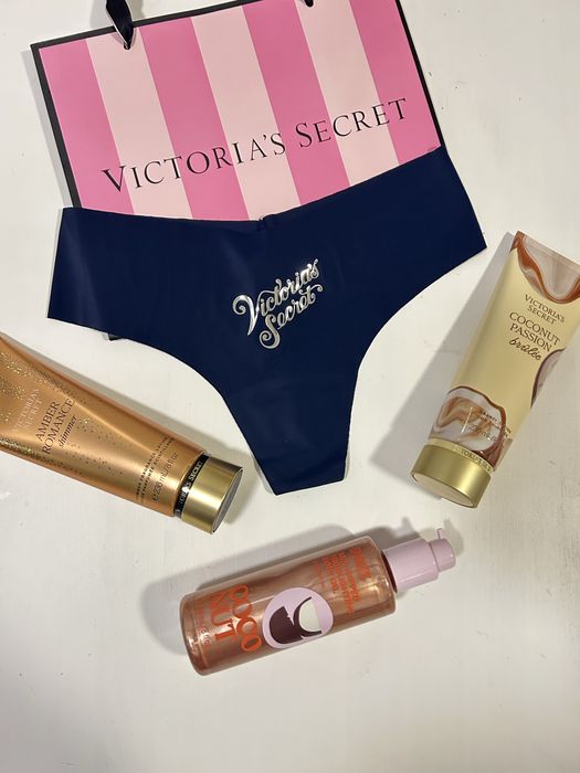 Victoria`s Secret нови оригинални дамски бикини тип прашки M размер