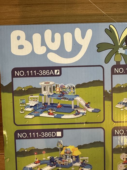 Joc de construit parcare Bluey, cutie, NOU