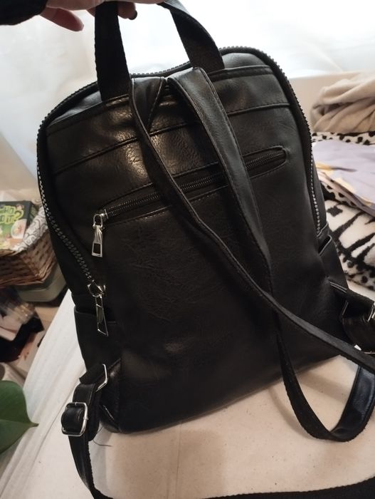 Черна Кожена раница