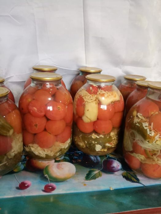 Продается 
Домашние  соленья ,салаты ,
Квашенная капуста
