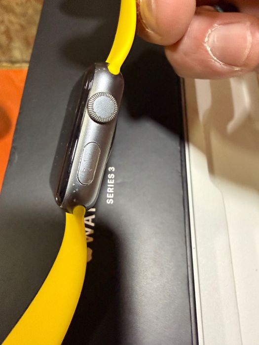 Продам apple watch series 3 NIKE 42mm