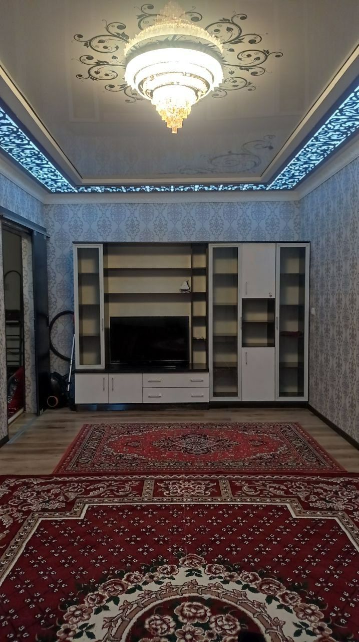 3 хонали квартира ижарага барилади. Студентларга барилмиди
