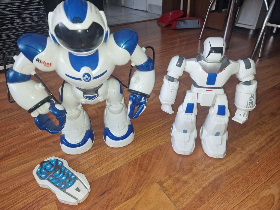 Roboti cu telecomanda si Ursuletul povestitor