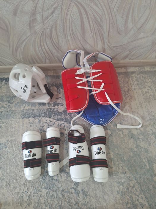 Таеквондо, кимоно, шлем