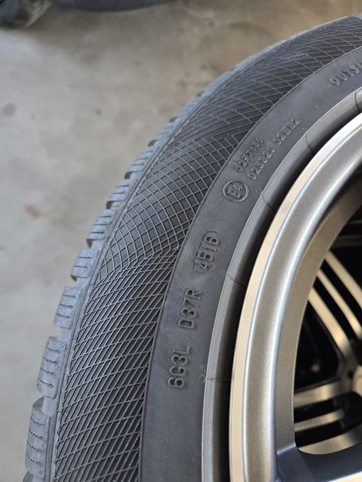 4 Броя 235/55/18 Continental 2x8,5mm 2x7,2mm