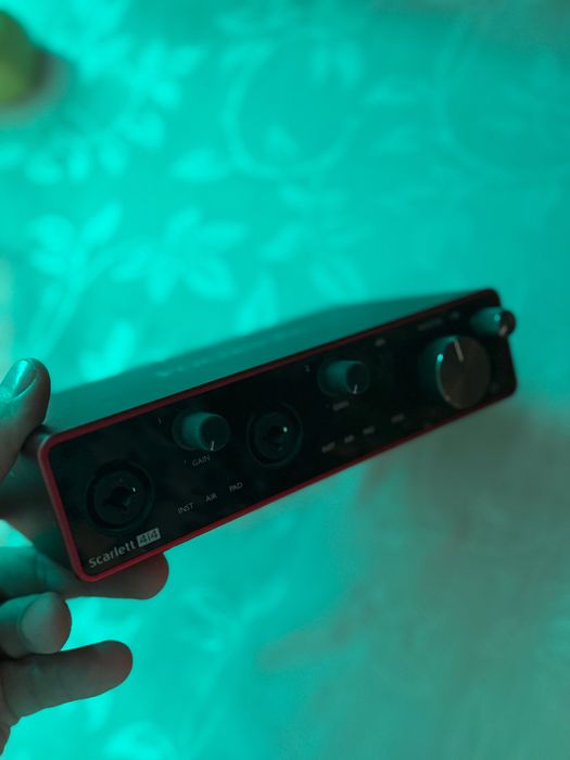 Vând Focusrite 4i4 ușor negociabil ‼️