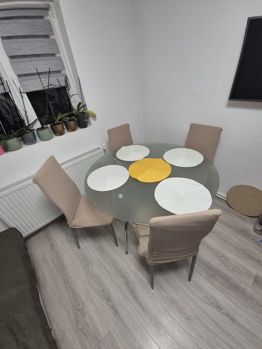 Masa de sticla si scaune