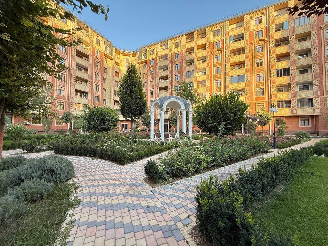 Срочно Продается квартира дуплекс в элитном ЖК " Parisien" 6-комнат