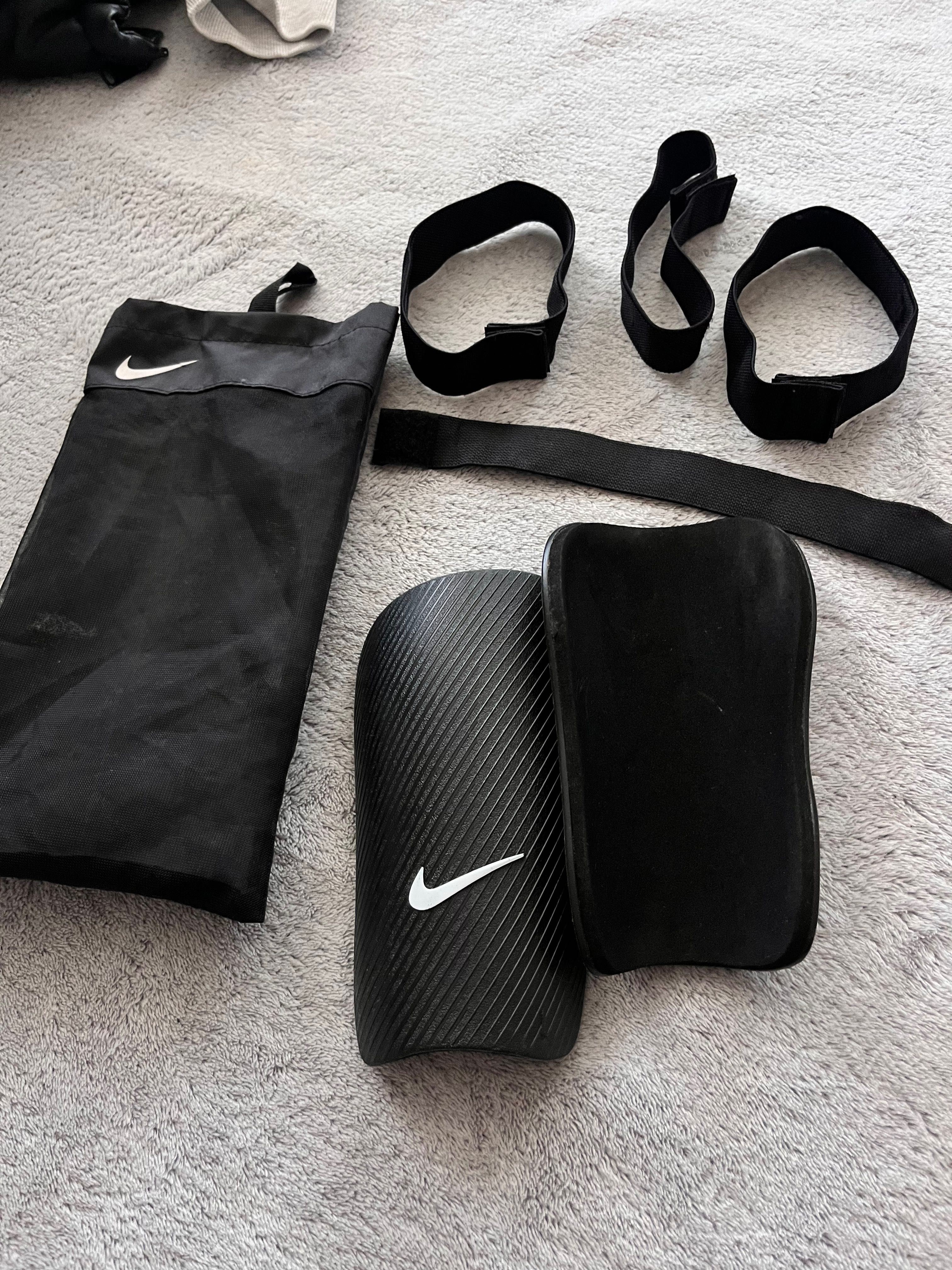 Оригинални кори за футбол Nike – черни