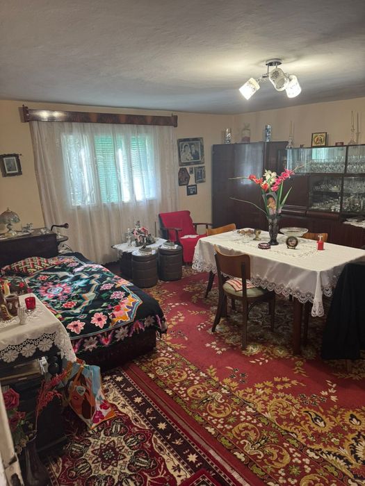 Vând Casă de locuit, anexe și teren cu grădină in Câmpenini jud. Alba