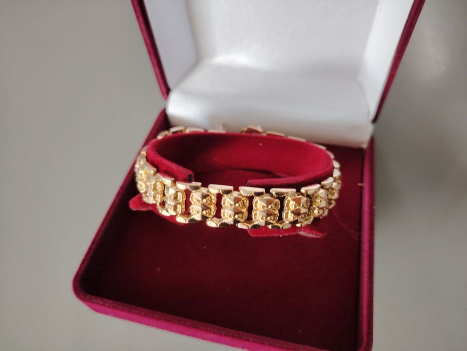 Златна гривна 18 карата