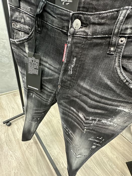 Blugi Dsquared. Marimi: 44/46/48/50/52/54